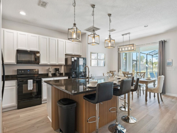 Luxury 8_bedroom Orlando Retreat - Perfect for Family Gatherings